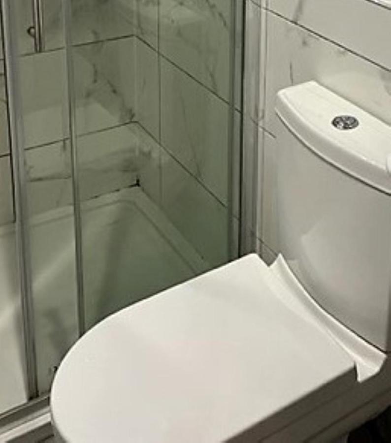 Wisdom Care: The Orpington Cutie Hotel Bagian luar foto