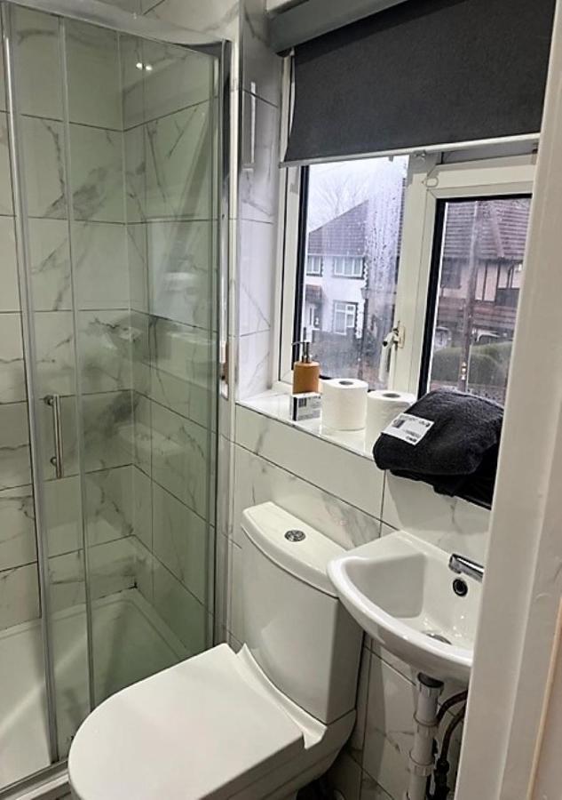 Wisdom Care: The Orpington Cutie Hotel Bagian luar foto