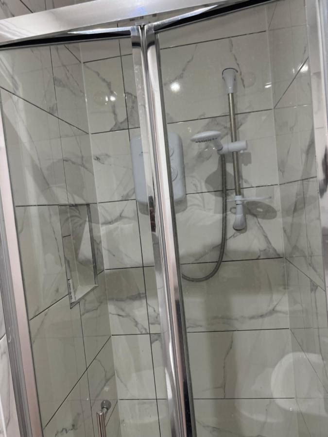 Wisdom Care: The Orpington Cutie Hotel Bagian luar foto