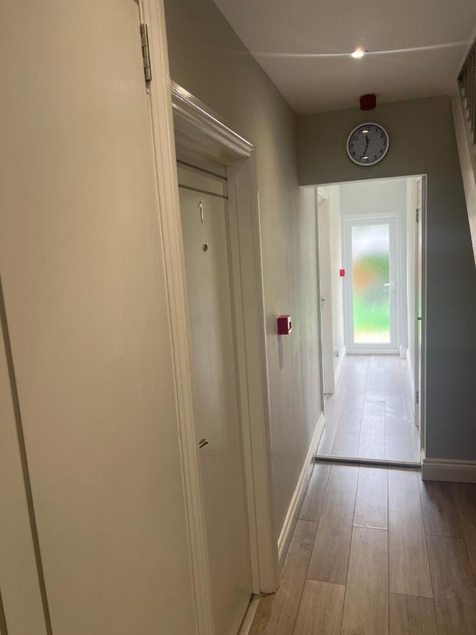 Wisdom Care: The Orpington Cutie Hotel Bagian luar foto
